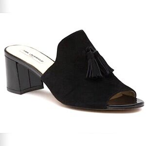 KARL LAGERFELD Suede block heel sandals. 🖤